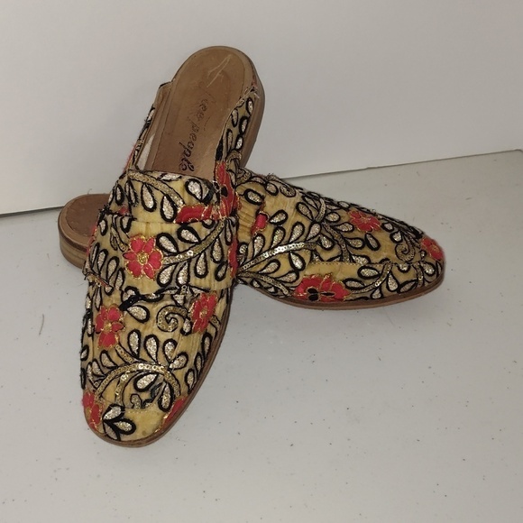 Free People Shoes - Free People gold and red Embroidered Mules size 38 Floral